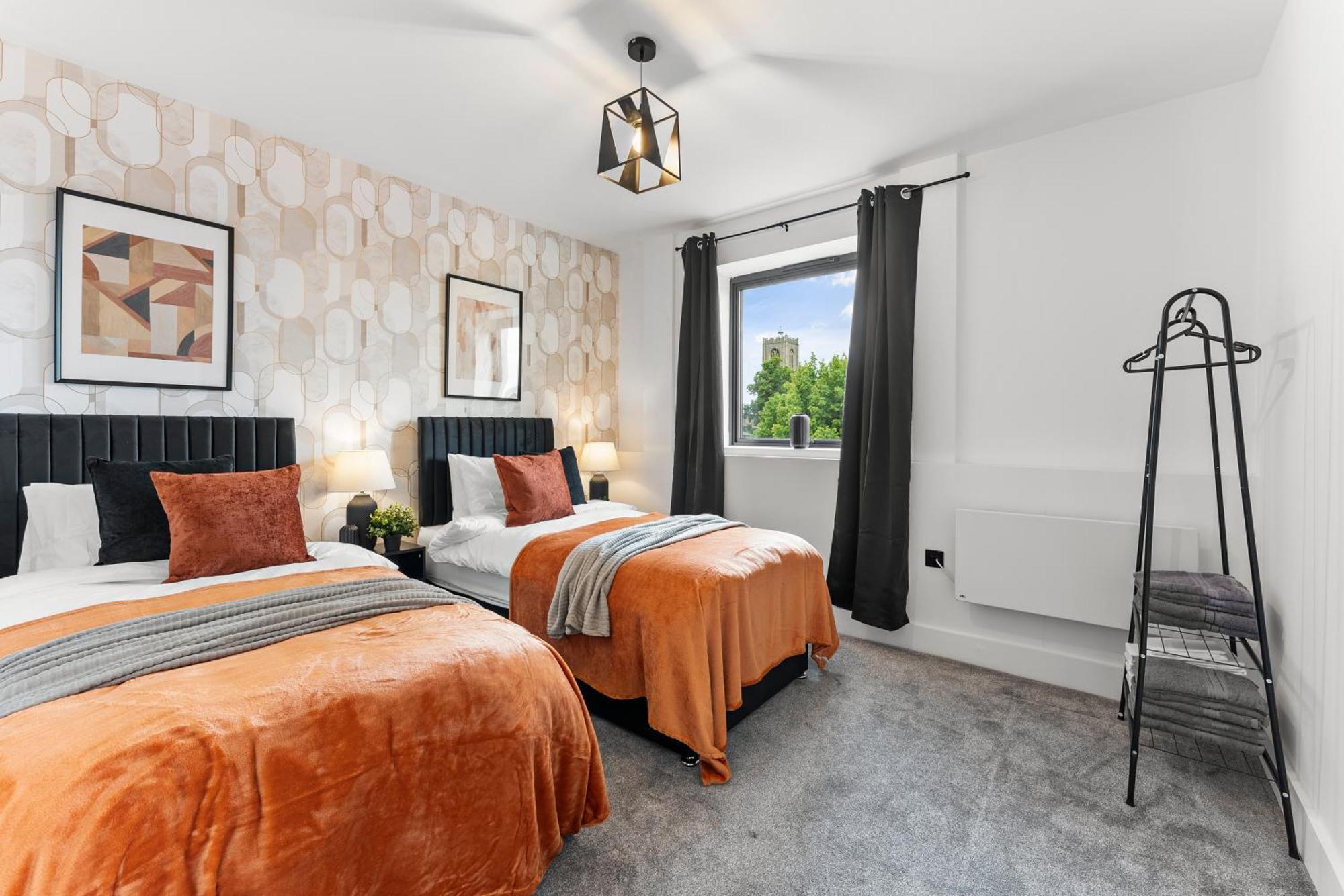 Stylish Two-Bedroom Flat In NWI Dış mekan fotoğraf