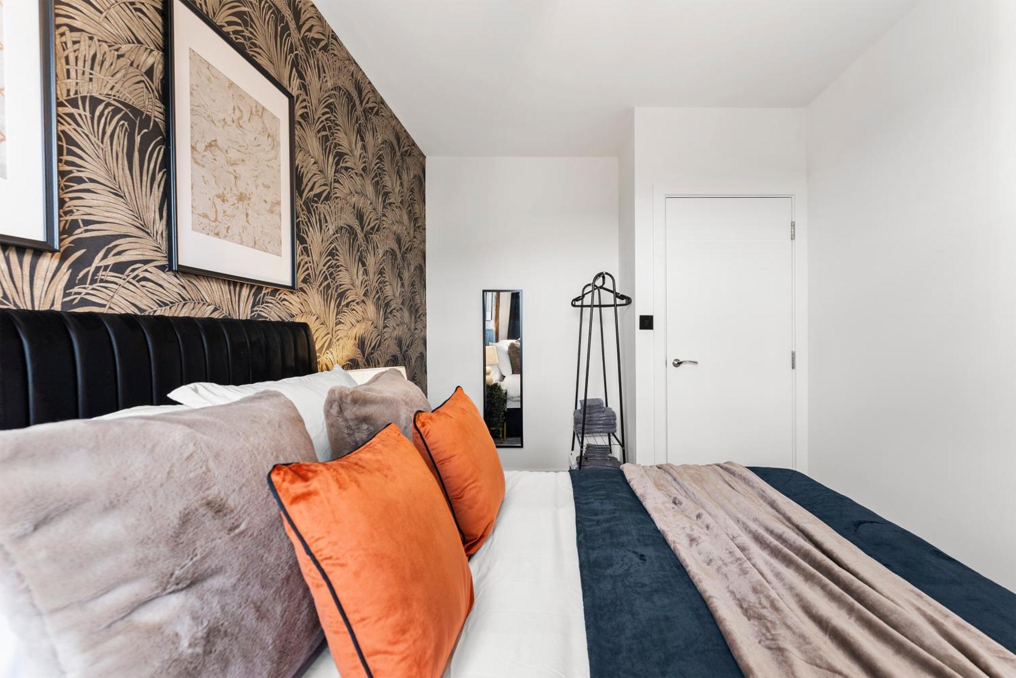 Stylish Two-Bedroom Flat In NWI Dış mekan fotoğraf