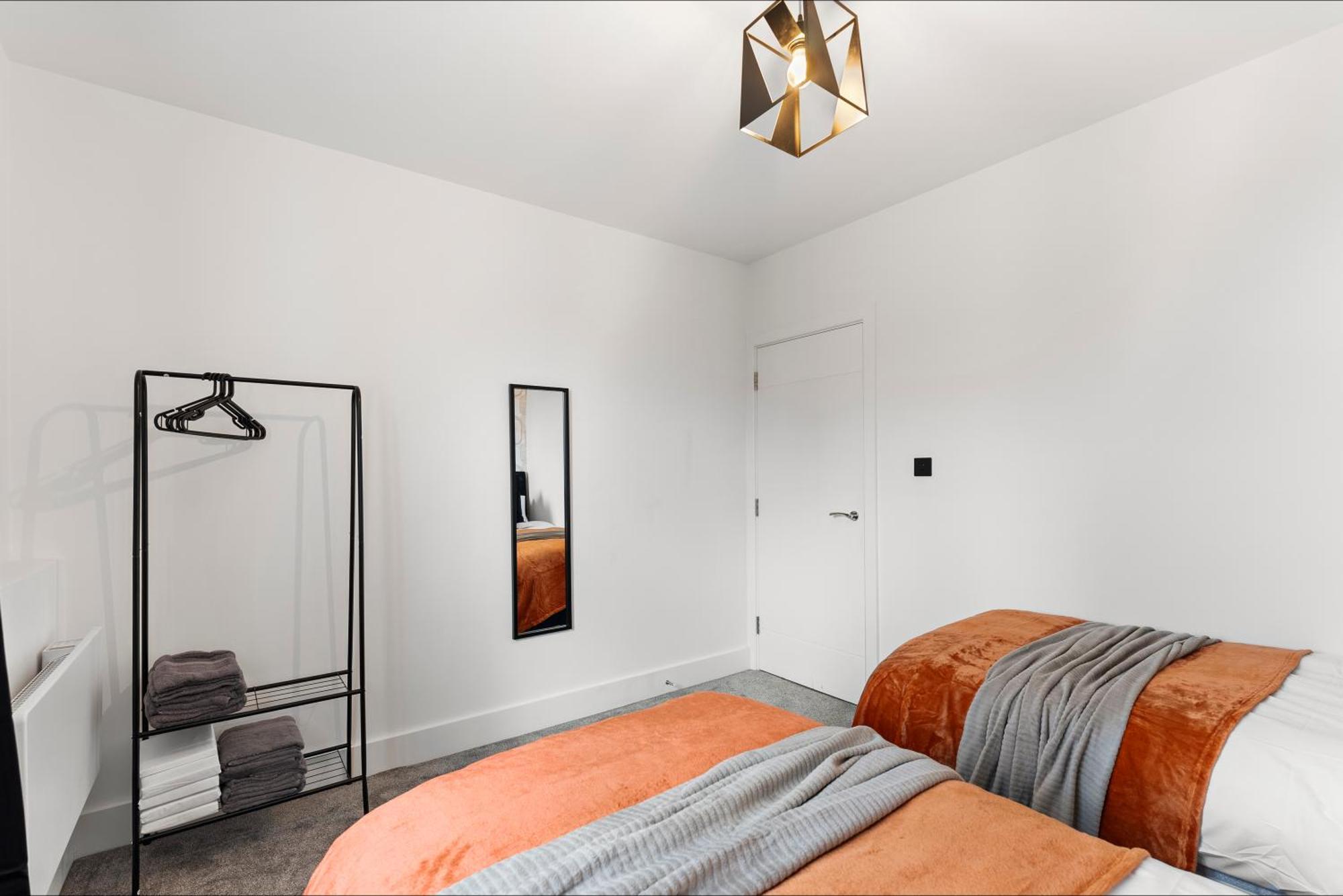 Stylish Two-Bedroom Flat In NWI Dış mekan fotoğraf
